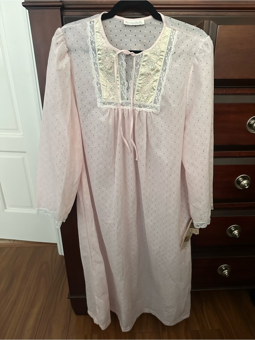 Vintage Komar Pale Pink Long-Sleeve Lace-Trim Nightgown Sz Large